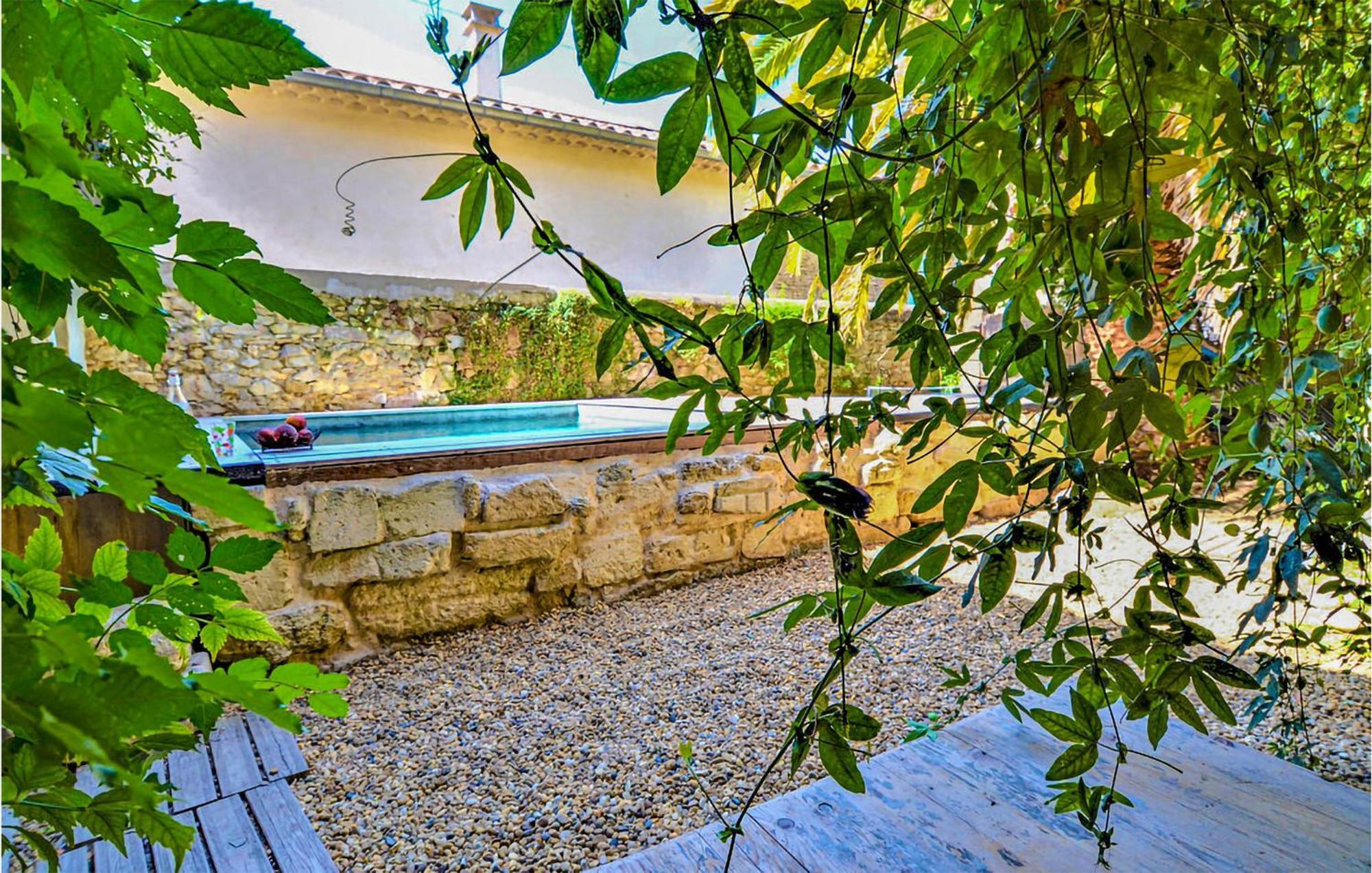Awesome Apartment In Pujaut With Swimming Pool Экстерьер фото