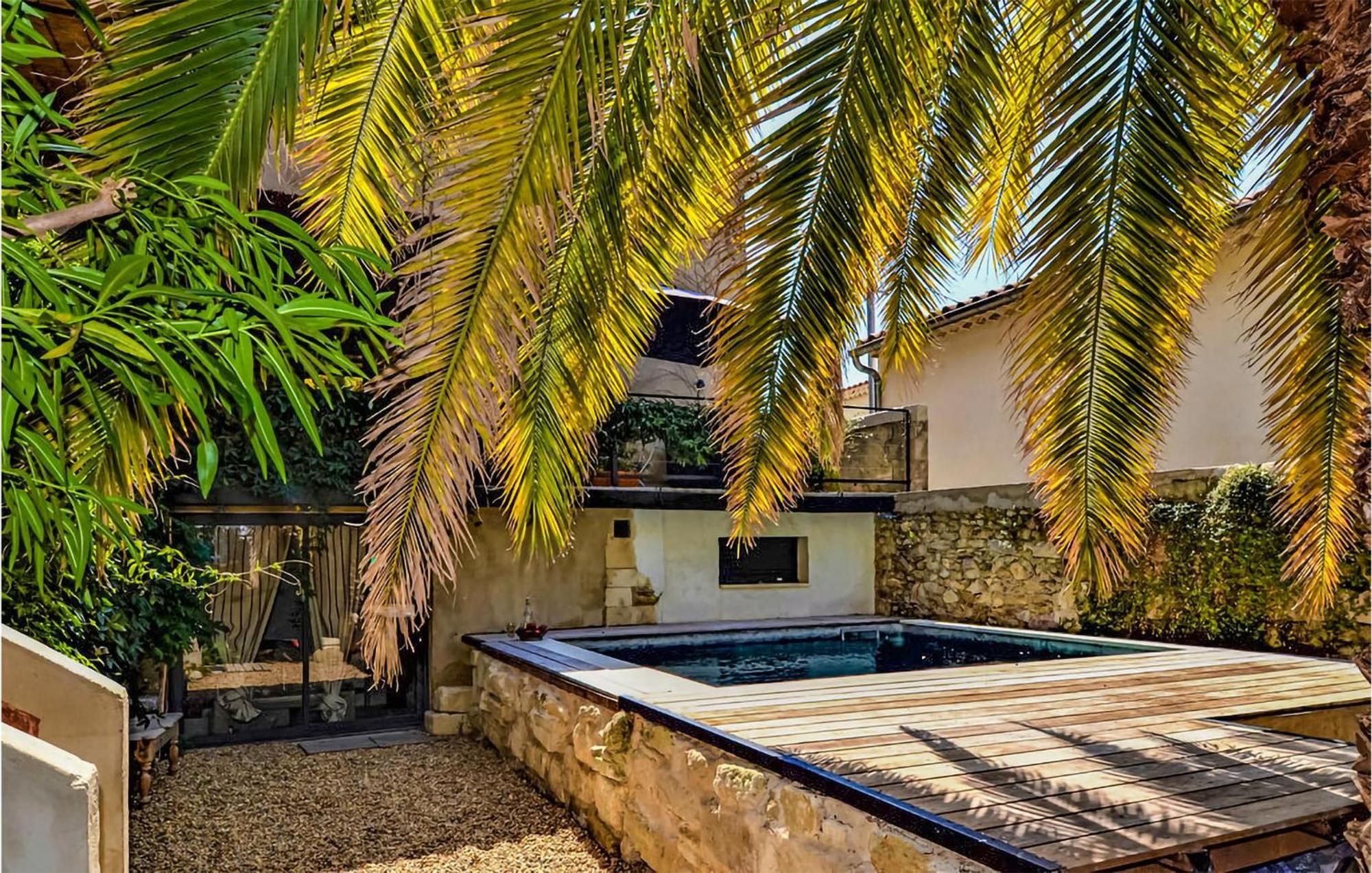 Awesome Apartment In Pujaut With Swimming Pool Экстерьер фото